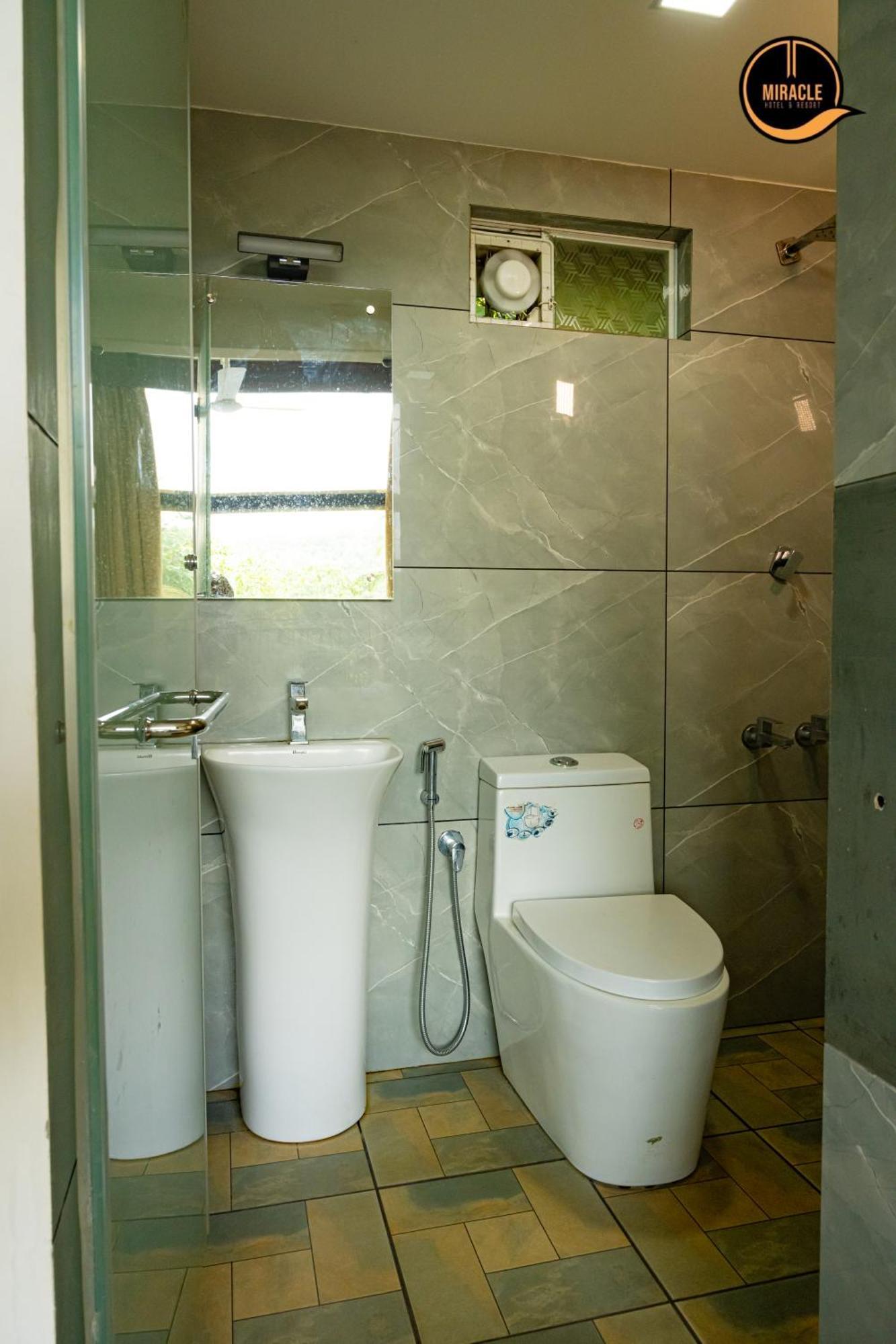 Miracle Hotel And Resorts Kozhikode Zewnętrze zdjęcie